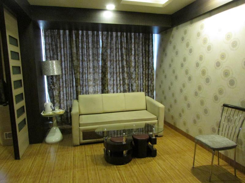 Hotel Emerald Калькутта Экстерьер фото