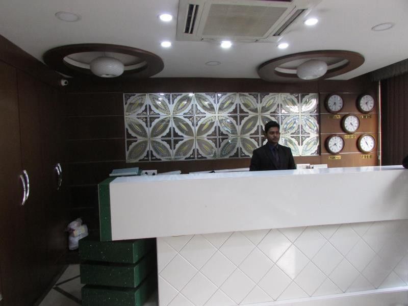 Hotel Emerald Калькутта Экстерьер фото