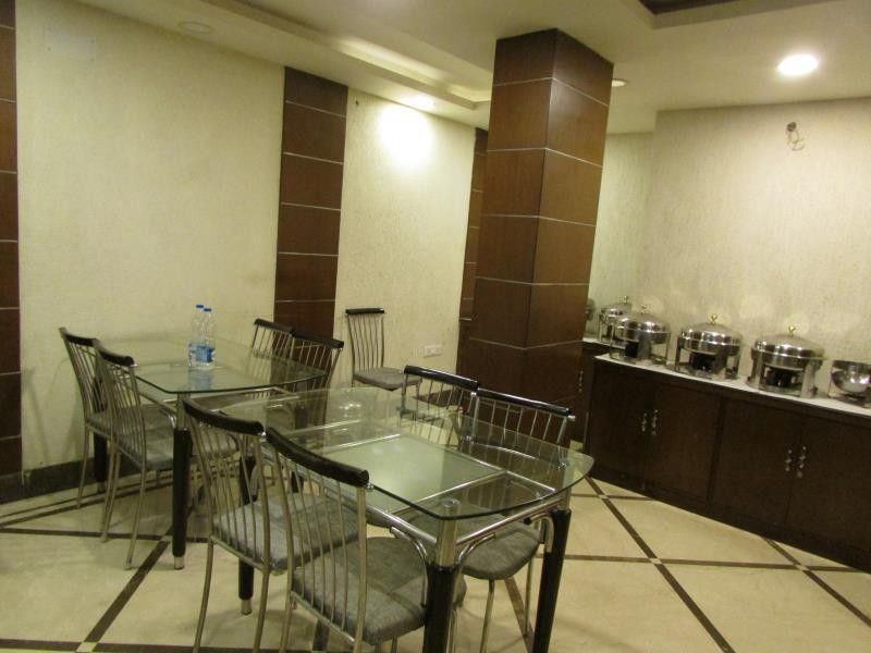 Hotel Emerald Калькутта Экстерьер фото