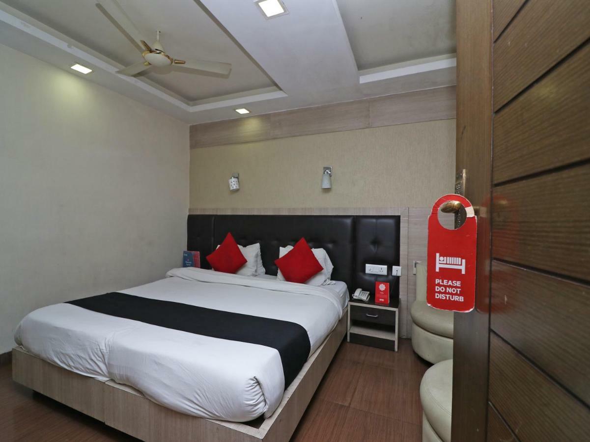 Hotel Emerald Калькутта Экстерьер фото