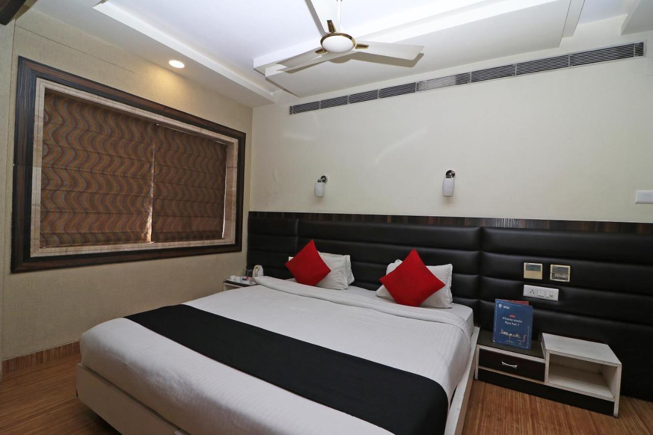 Hotel Emerald Калькутта Экстерьер фото