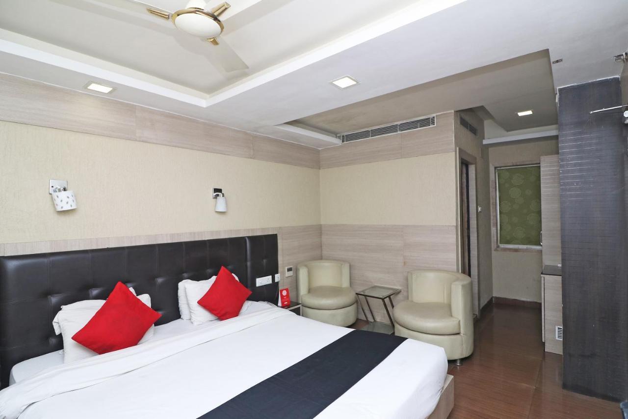 Hotel Emerald Калькутта Экстерьер фото