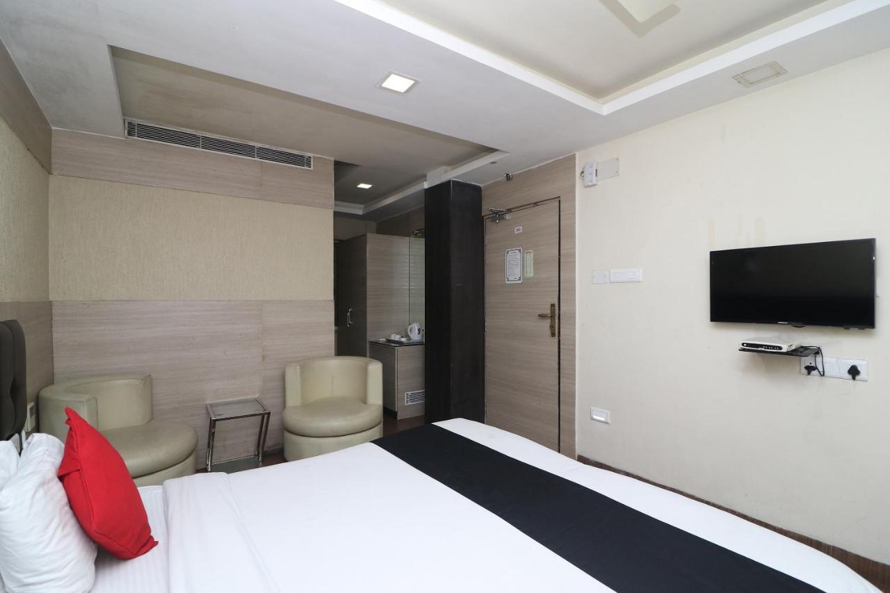 Hotel Emerald Калькутта Экстерьер фото
