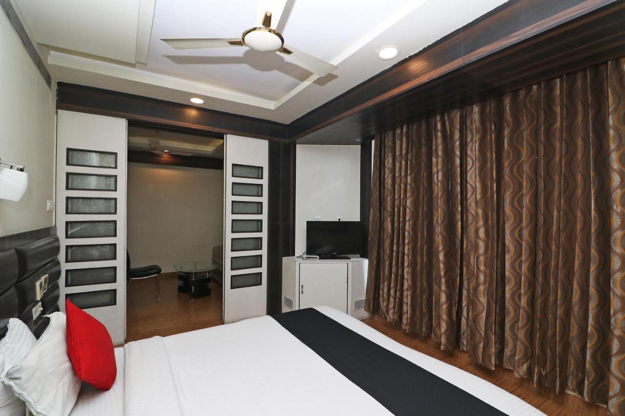 Hotel Emerald Калькутта Экстерьер фото