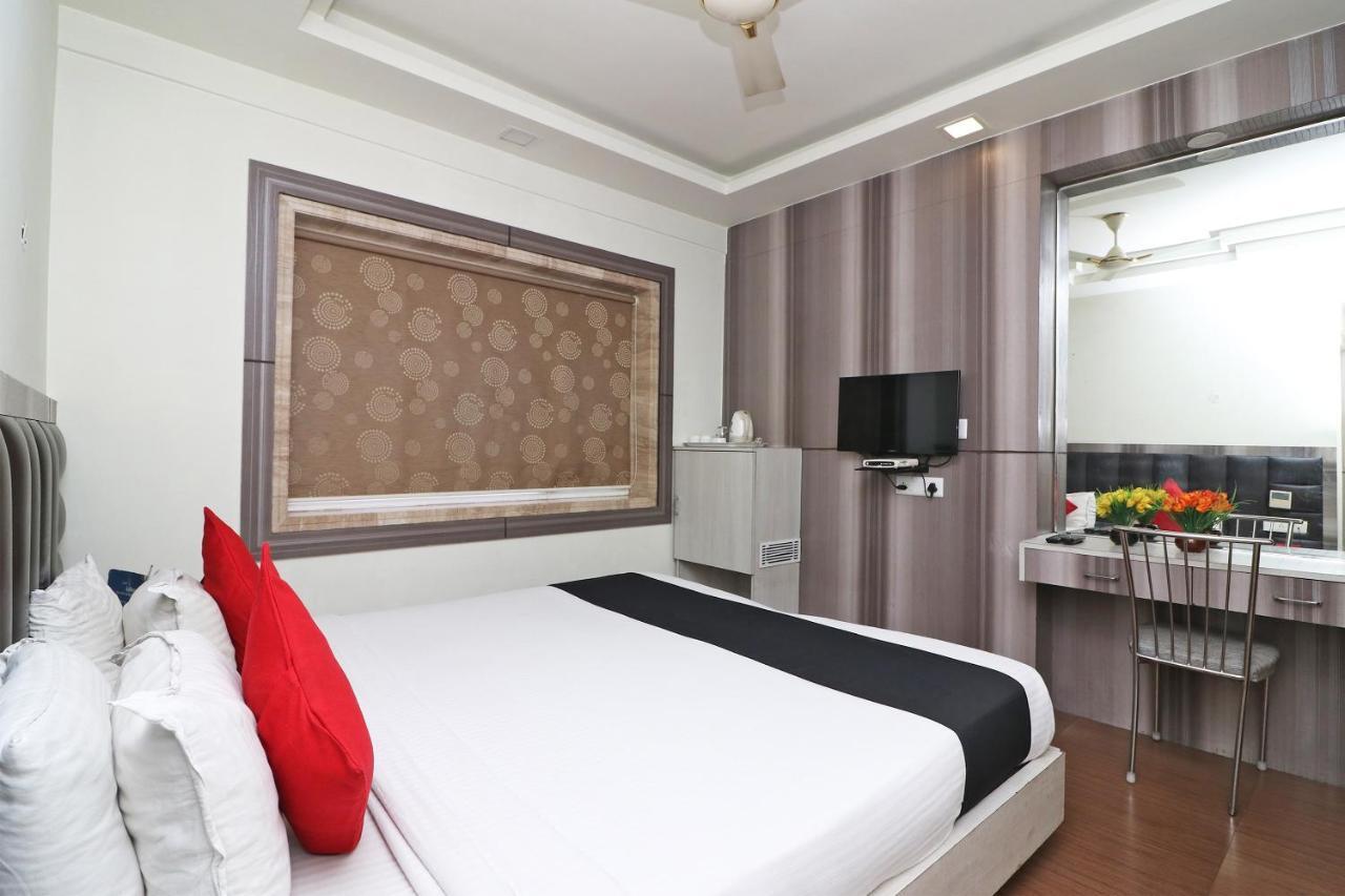 Hotel Emerald Калькутта Экстерьер фото